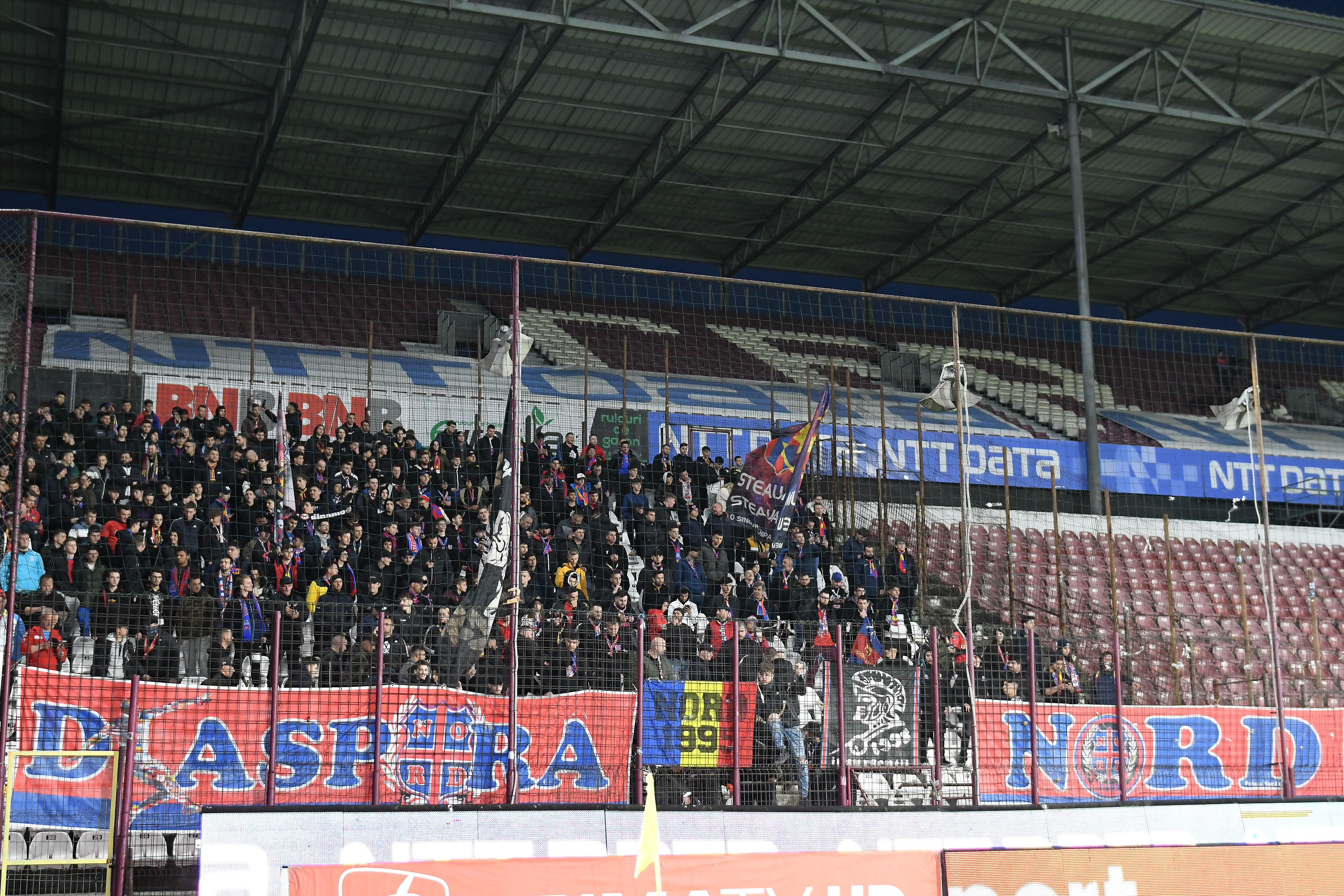 Ce s-a întâmplat în tribune, la Cluj, după super-golul marcat de Coman