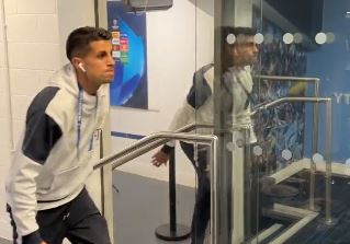 Ce a făcut Cancelo în momentul în care a trebuit să treacă peste logo-ul fostei sale echipe, Manchester City