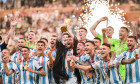 LUSAIL CITY, QATAR - DECEMBER 18: Coach Lionel Scaloni of Argentina, Franco Armani of Argentina, Juan Foyth of Argentina, Nicolas Tagliafico of Argentina, Gonzalo Montiel of Argentina, Leandro Paredes of Argentina, German Pezzella of Argentina, Rodrigo De