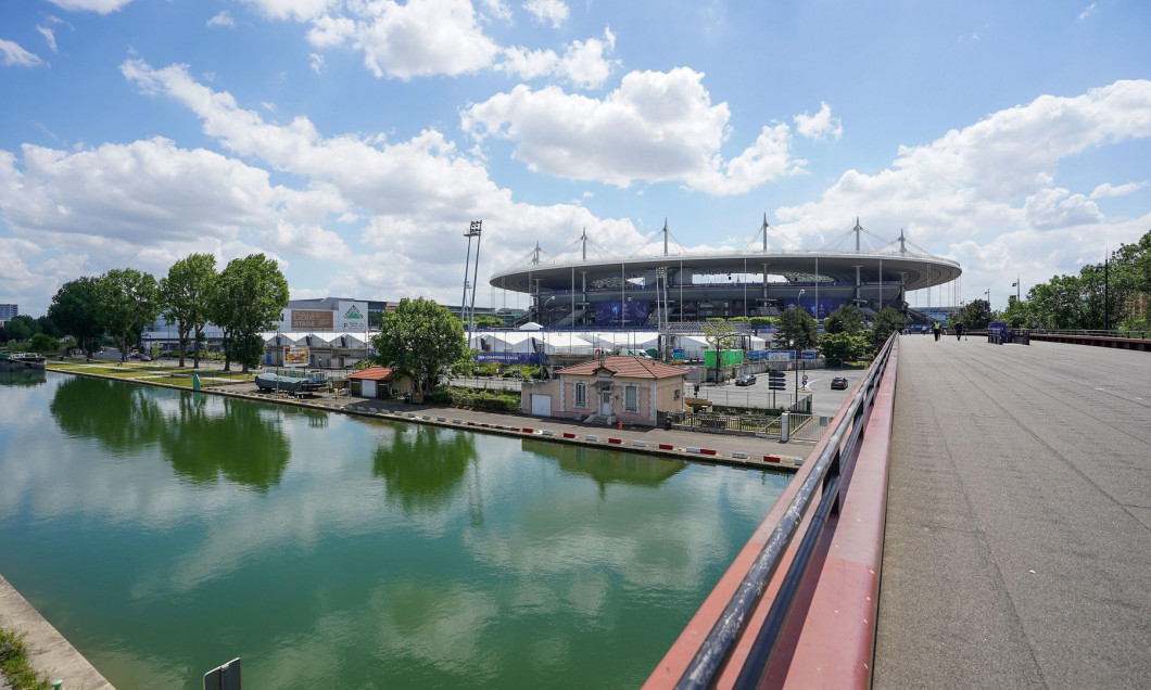Saint Denis, France. 28th May, 2022. A general view outside the stadium prior to the UEFA Champions League final match between Liverpool FC and Real Madrid at Stade de France on May 28, 2022 in Paris, France. Credit: Giuseppe Maffia/Alamy Live News