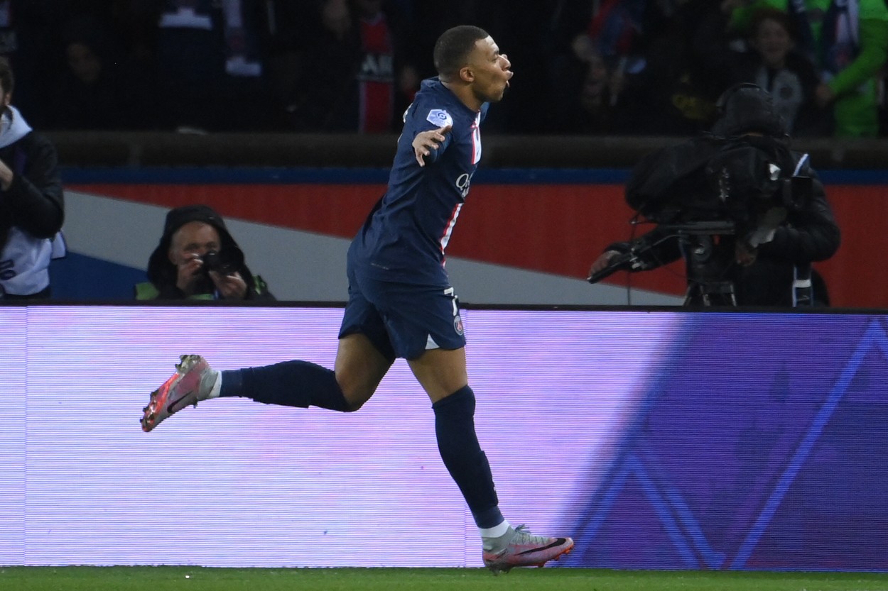 139! Kylian Mbappe a scris istorie în PSG - Lens