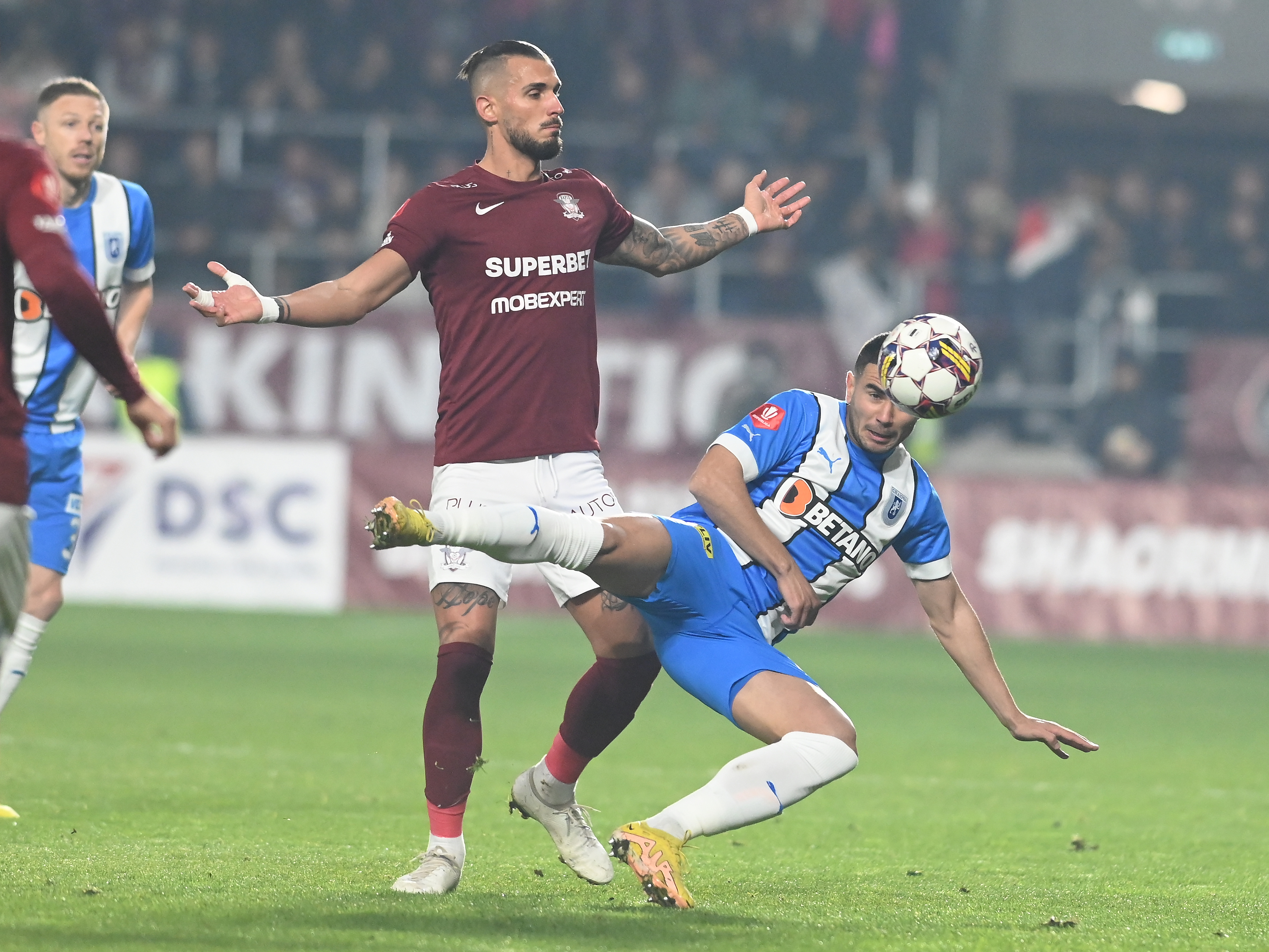 Universitatea Craiova - Rapid București LIVE VIDEO, ora 21:00, pe Digi Sport 1. Meci tare în Bănie