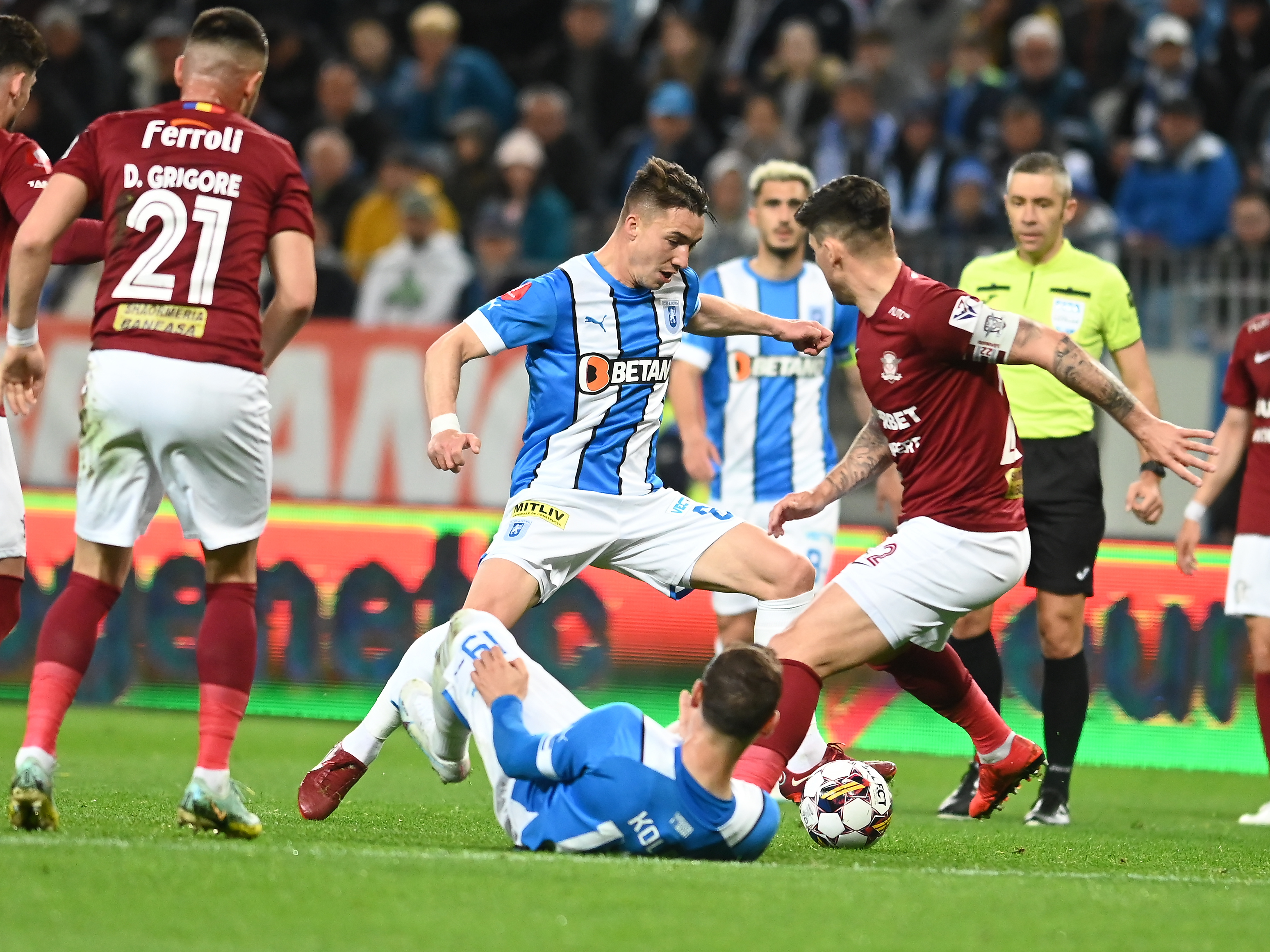 Universitatea Craiova - Rapid 3-1. Spectacol pe ”Ion Oblemenco”! Oltenii, la două puncte de FCSB