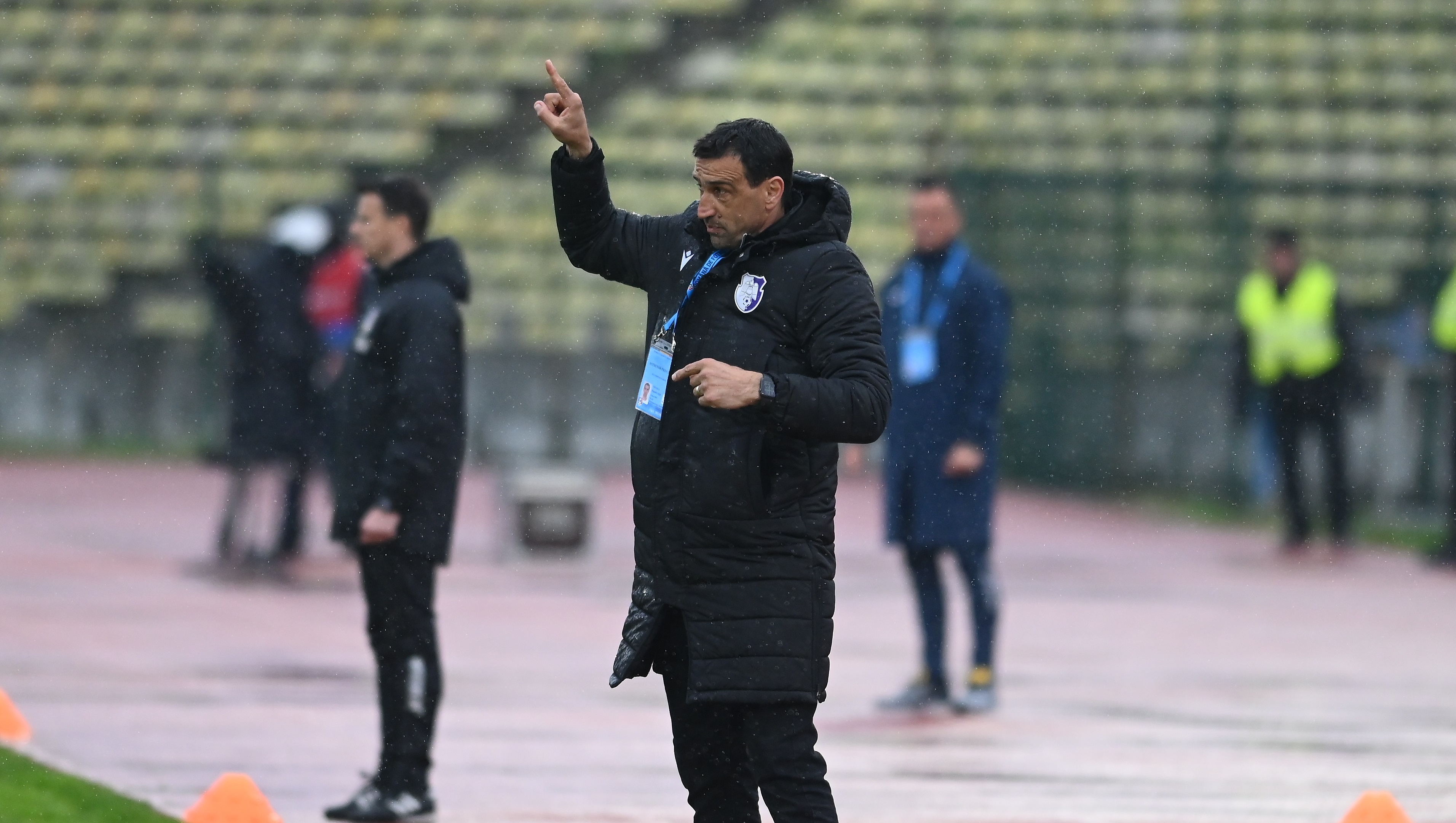 Bogdan Vintilă, avertisment pentru Arnold Garita după FC Argeș - Chindia 1-0: ”Echipa merge mai departe și fără el!”