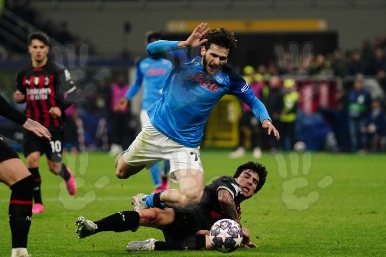 Napoli - AC Milan, Live Video 22:00, Digi Sport 2. Milanezii pornesc favoriți după 1-0 în prima manșă. Echipele de start