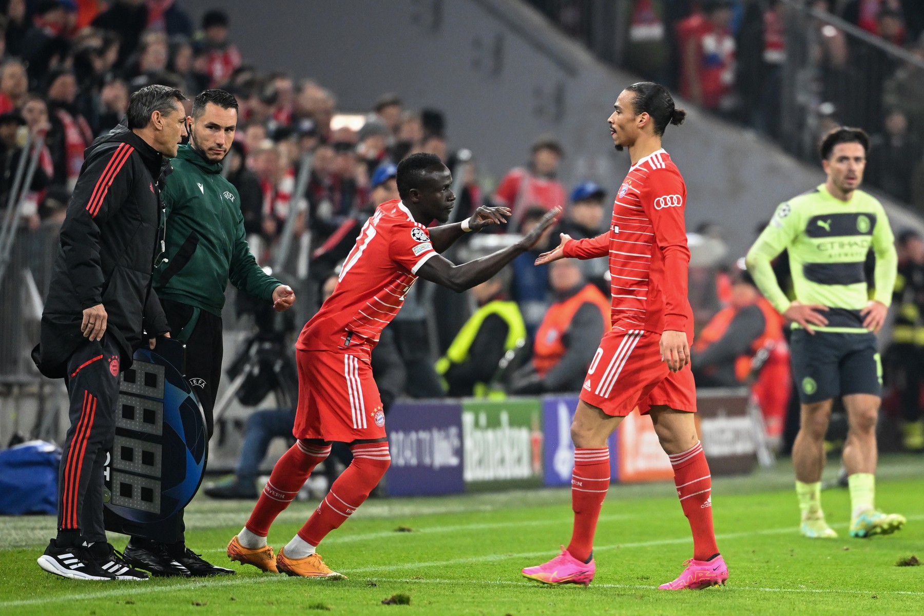 Sadio Mane a intrat în locul lui Leroy Sane, la o săptămână de când l-a bătut! Ce s-a întâmplat în momentul schimbării