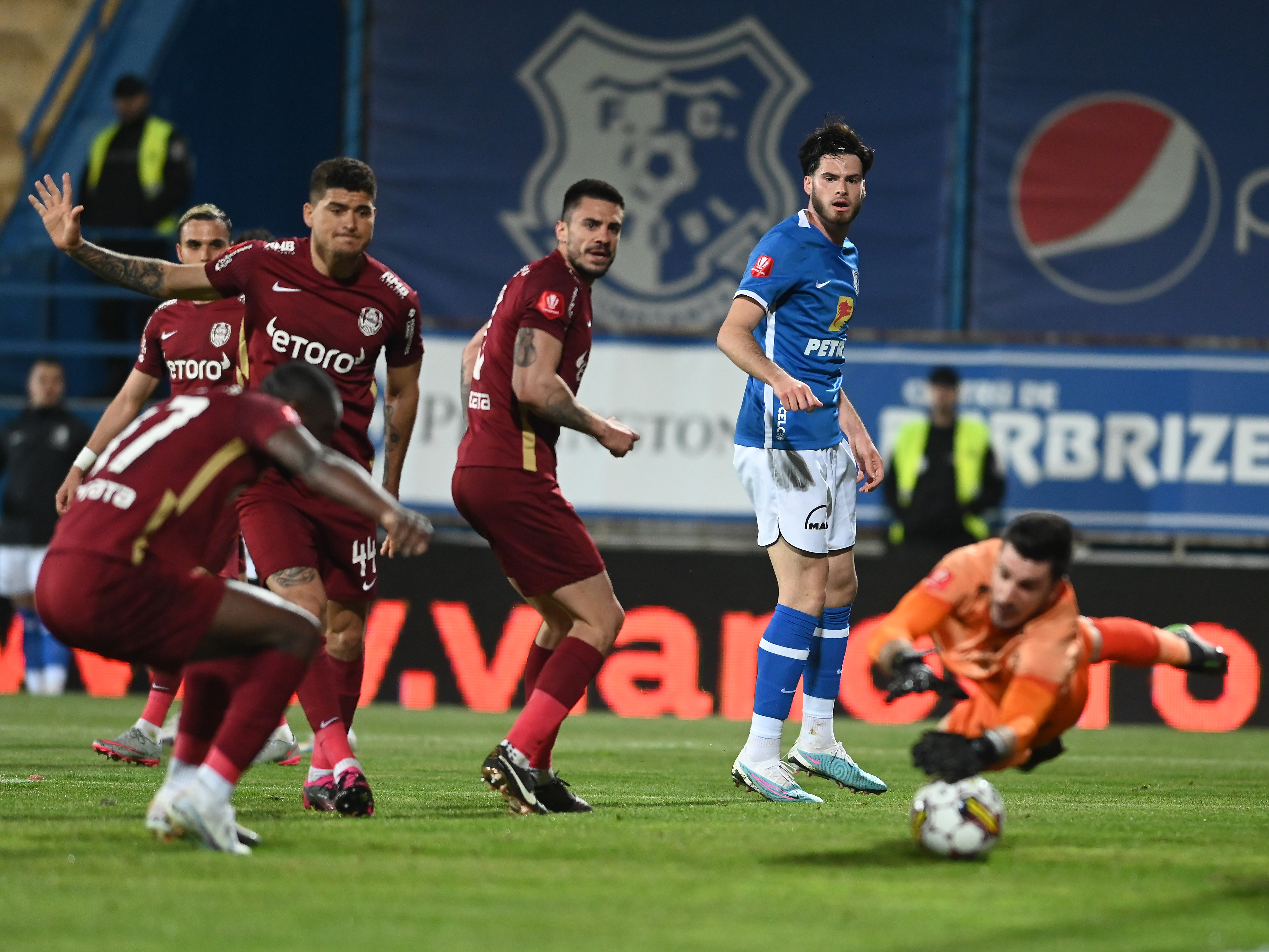 Farul - CFR Cluj 1-0. Campioana a primit penalty în minutul 89, dar decizia a fost anulată cu VAR-ul