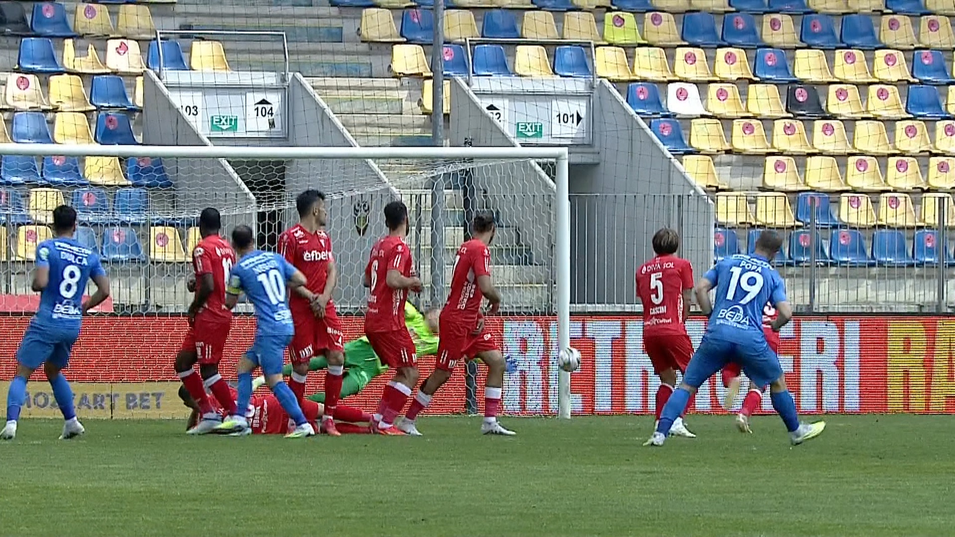 Chindia - UTA 1-0, ACUM, Digi Sport 1. Daniel Popa marchează din lovitură liberă