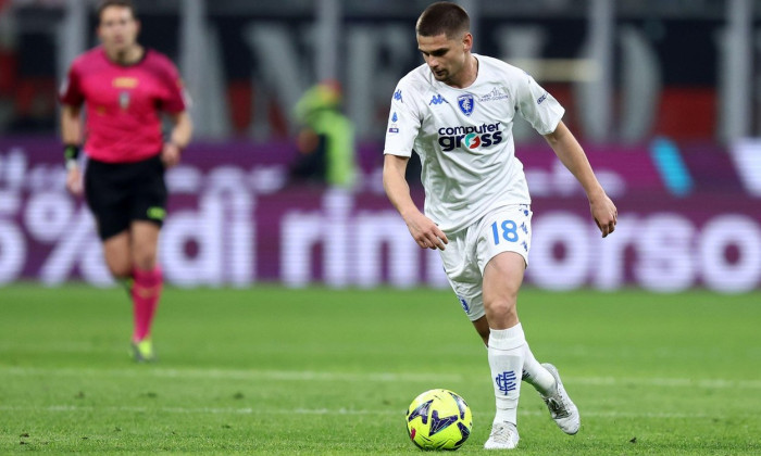 Milano, Italy. 07th Apr, 2023. Razvan Marin of Empoli Fc controls the ball during the Serie A match beetween Ac Milan and Empoli Fc at Stadio Giuseppe Meazza on April 7, 2023 in Milano, Italy . Credit: Marco Canoniero/Alamy Live News