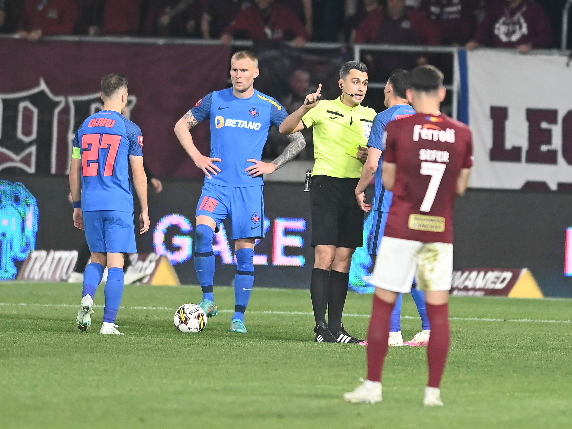 Adrian Porumboiu a intrat în direct după erorile de arbitraj de la Rapid - FCSB: ”Trebuie să-și dea demisia!”