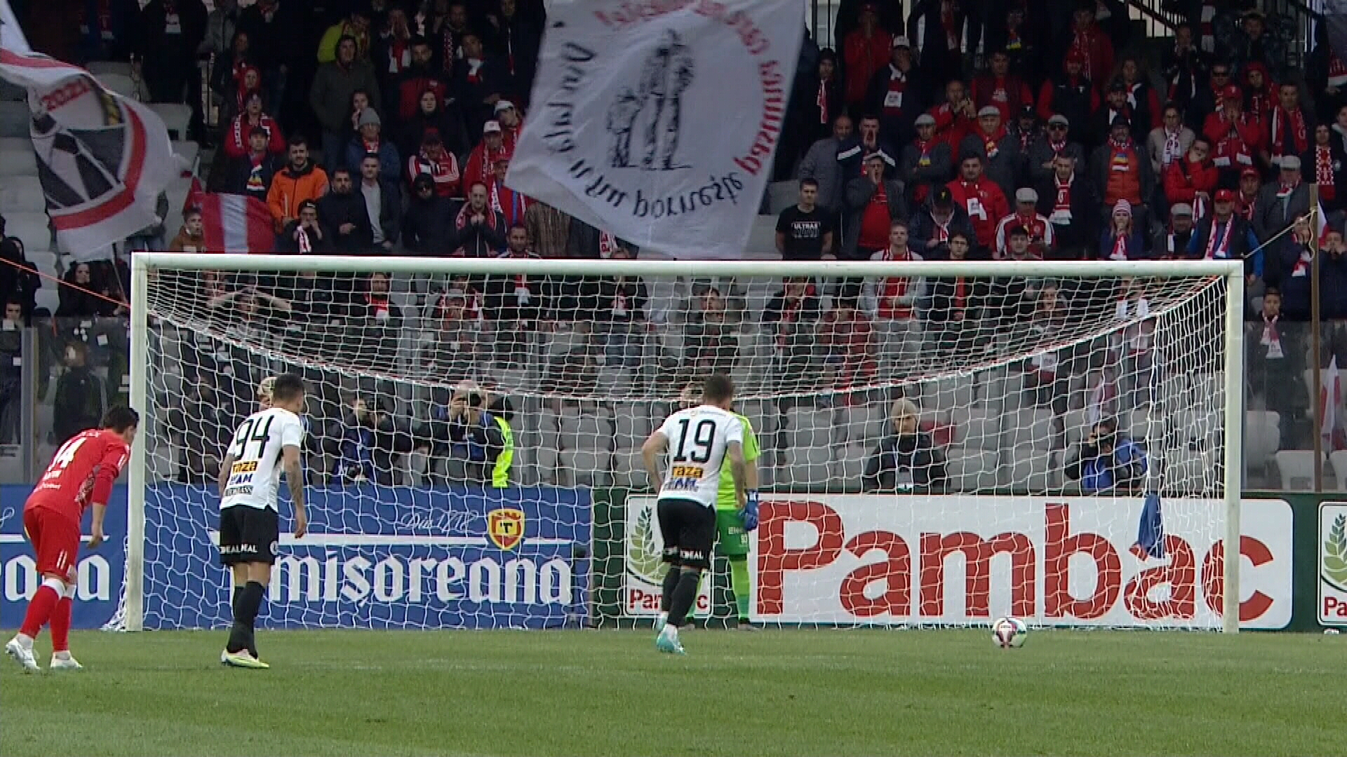 U Cluj - UTA Arad 1-0. Ardelenii se vor duela cu Sepsi în finala Cupei României