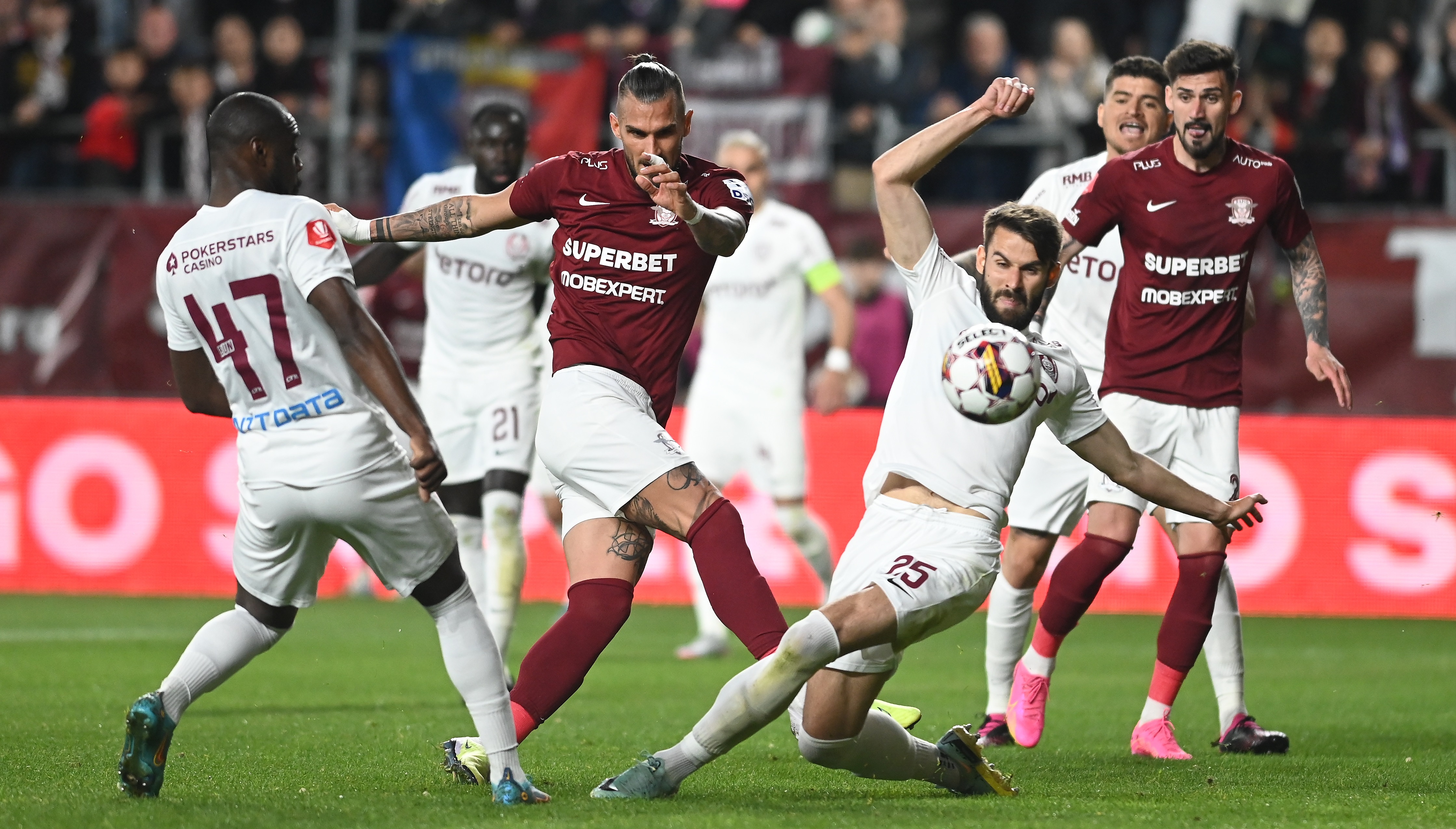 Rapid - CFR Cluj 3-1, ACUM, la Digi Sport 1. Ce meci! Trei goluri în 6 minute. Ardelenii, două bare. Dublă Dugandzic