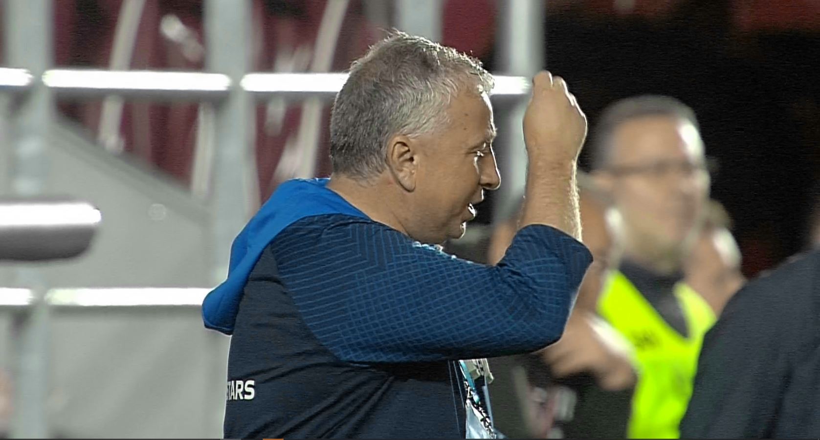 "O să mă uit la un film". Dan Petrescu a spus că nu va urmări "finala" Farul - FCSB