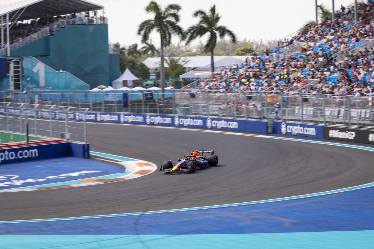 Sergio Perez, în pole-position la Miami! Max Verstappen pleacă de pe 9, din cauza lui Charles Leclerc