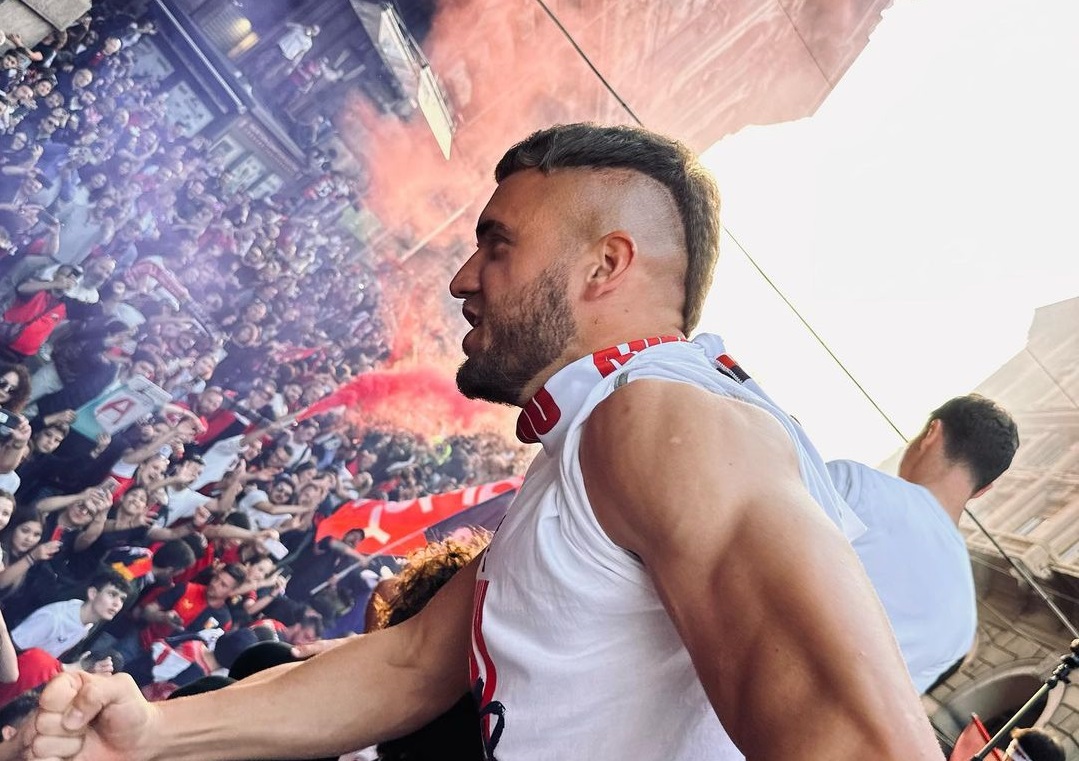 George Pușcaș a dat tonul distracției la Genoa, după promovarea în Serie A! Imagini spectaculoase din Italia