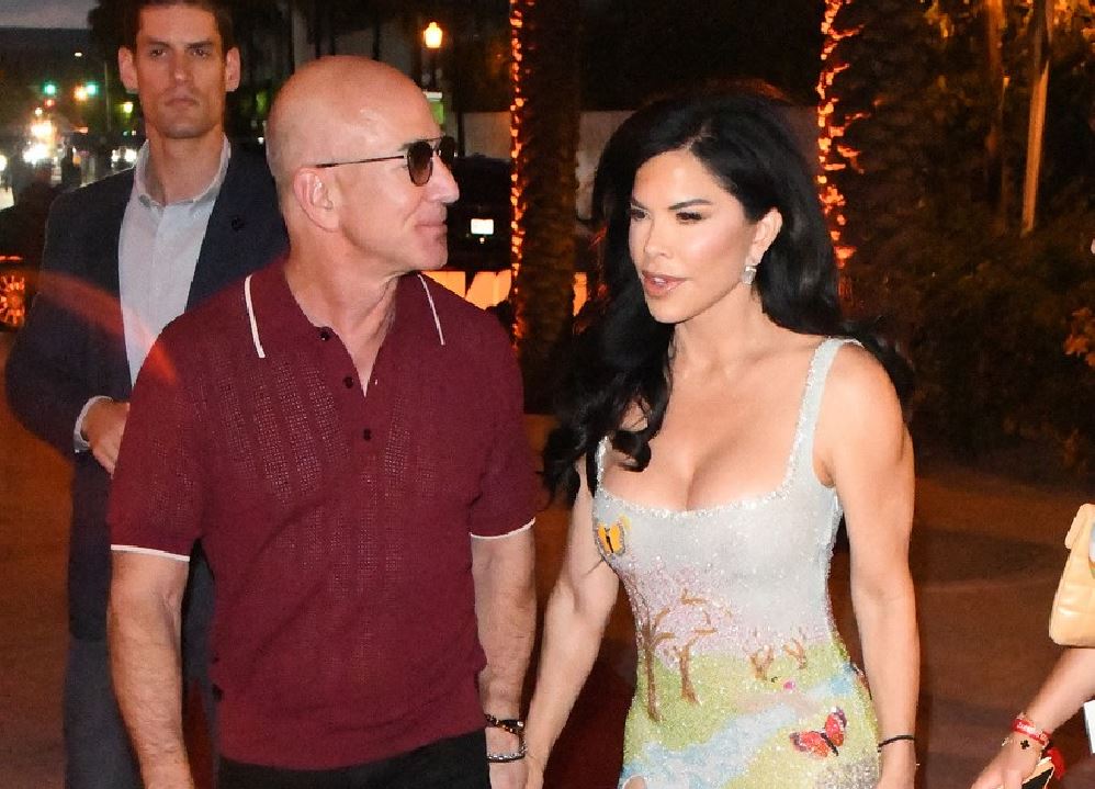 Miliardarul Jeff Bezos și partenera lui, în centrul atenției la Marele Premiu de Formula 1 de la Miami