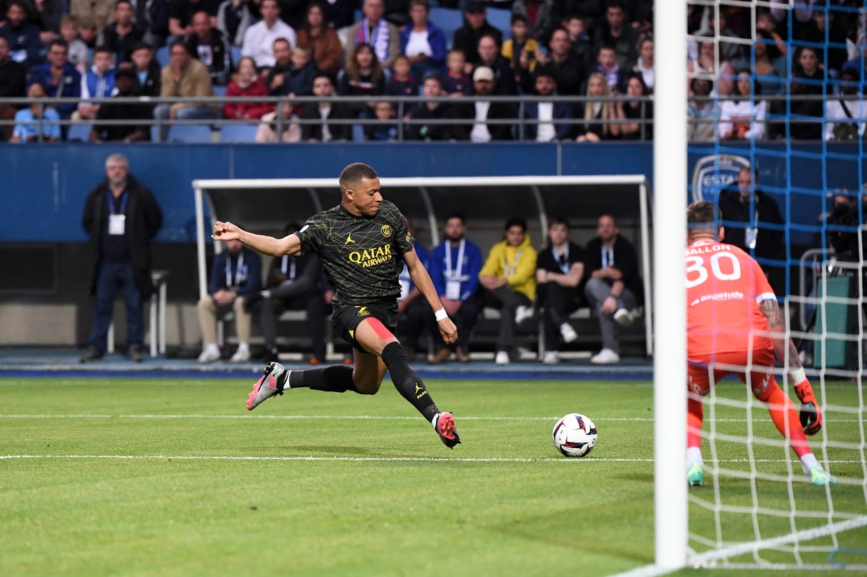 Troyes - PSG 1-3, ACUM, pe Digi Sport 4. Mbappe deschide scorul