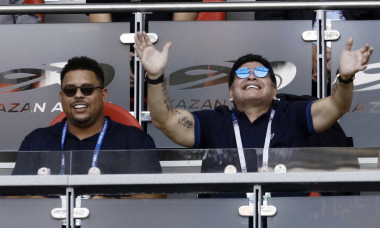 MARADONA AT FIFA World Cup IN RUSSIA. Ronaldo Nazario (L) and Diego Armando Maradona during the 2018 FIFA World Cup Russia Round of 16 match between France and Argentina at Kazan Arena on June 30, 2018 in Kazan, Russia.,Image: 571434455, License: Rights-managed, Restrictions: , Model Release: no