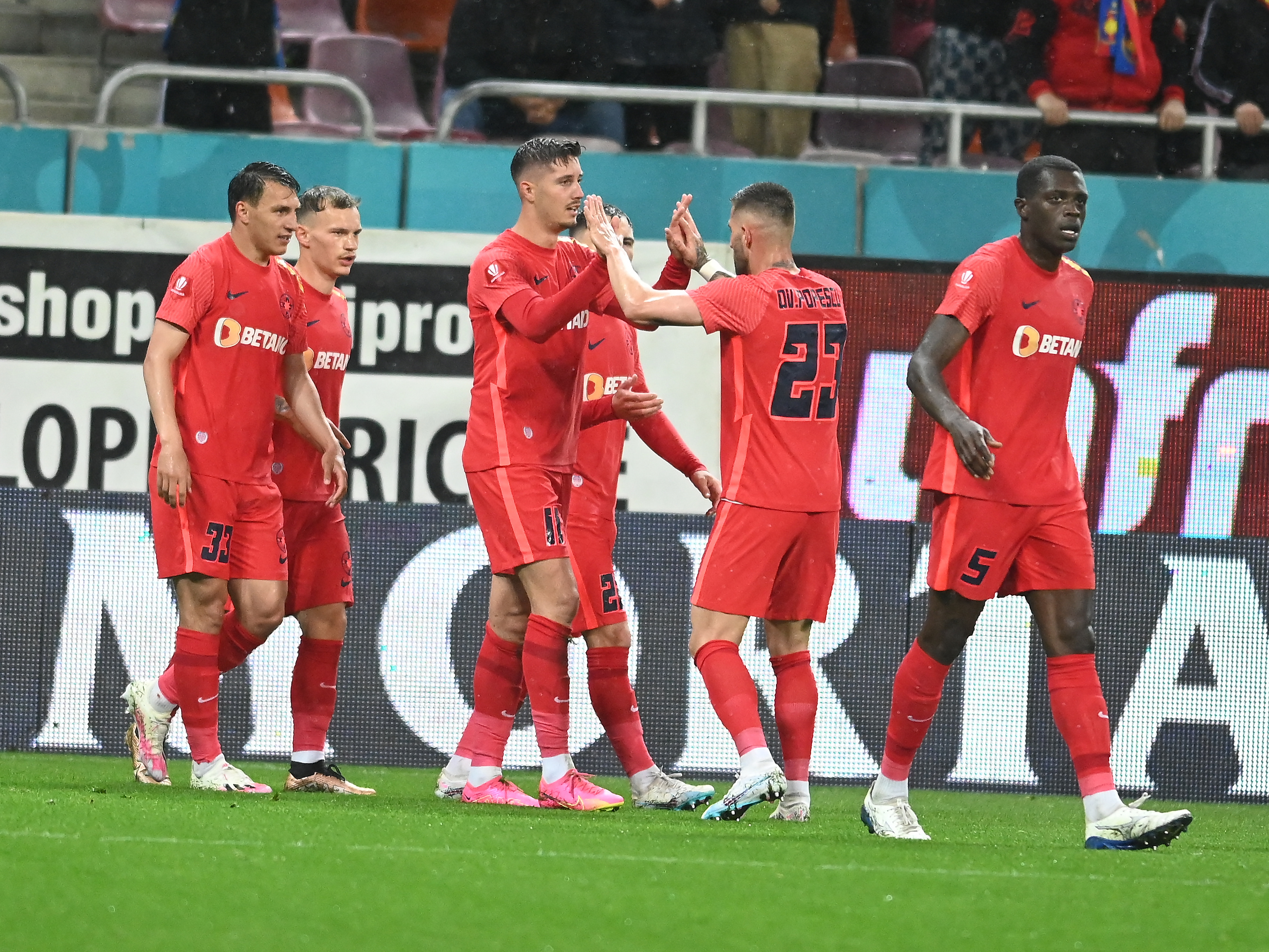 FCSB riscă să piardă un titular pentru meciul cu Farul