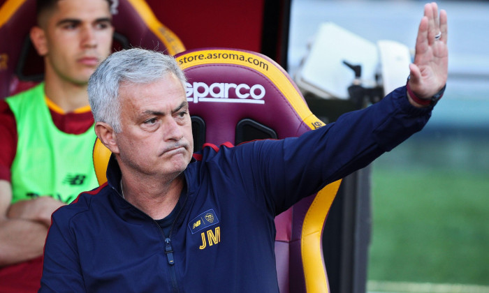 Rome, Italie. 06th May, 2023. Jose' Mourinho head coach of Roma greets during the Italian championship Serie A football match between AS Roma and FC Internazionale on May 6, 2023 at Stadio Olimpico in Rome, Italy - Photo Federico Proietti/DPPI Credit: DPP