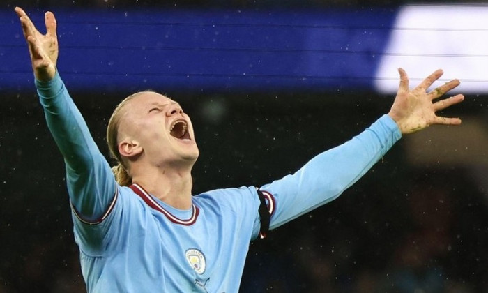 Manchester, UK. 31st Dec, 2022. Erling Haaland of Manchester City celebrates being awarded a free kick during the Premier League match at the Etihad Stadium, Manchester. Credit: Sportimage/Alamy Live News