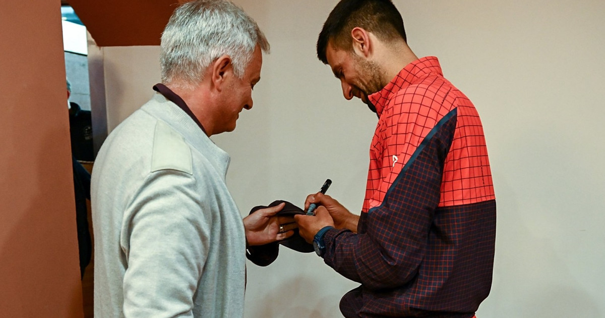 “Nole, puoi darmi il tuo autografo?”  »