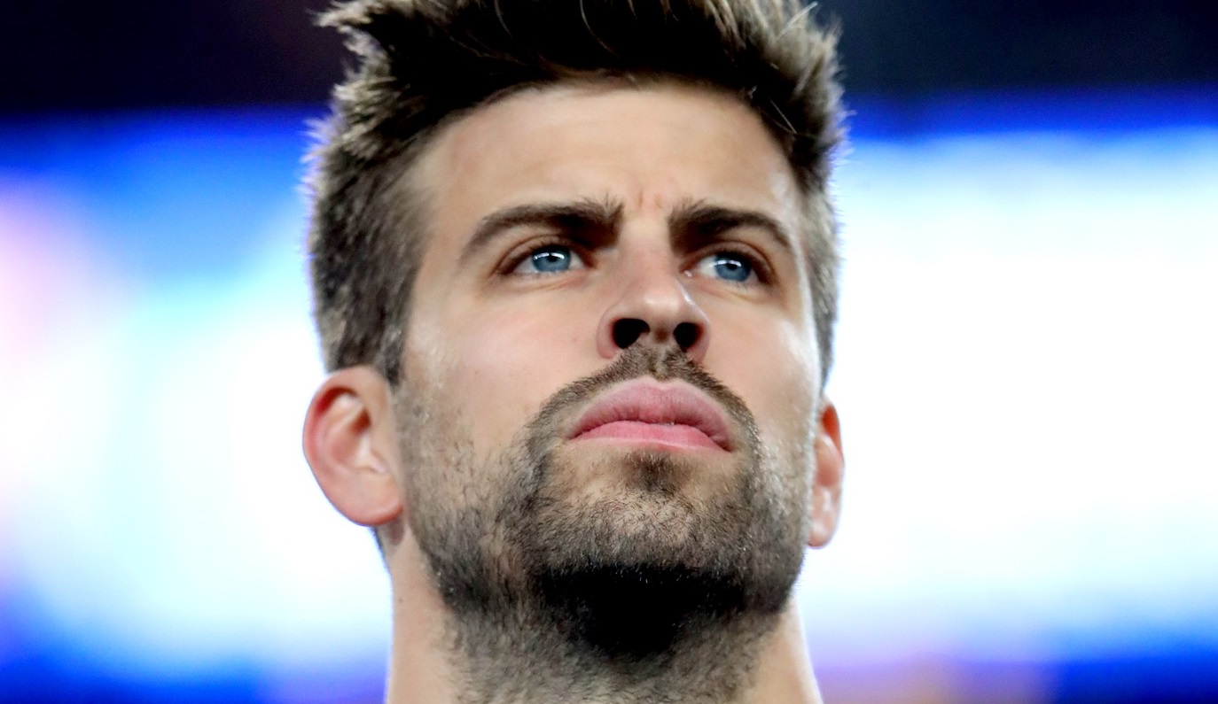 Gerard Pique vrea să transfere la echipa sa un jucător de la Real Madrid