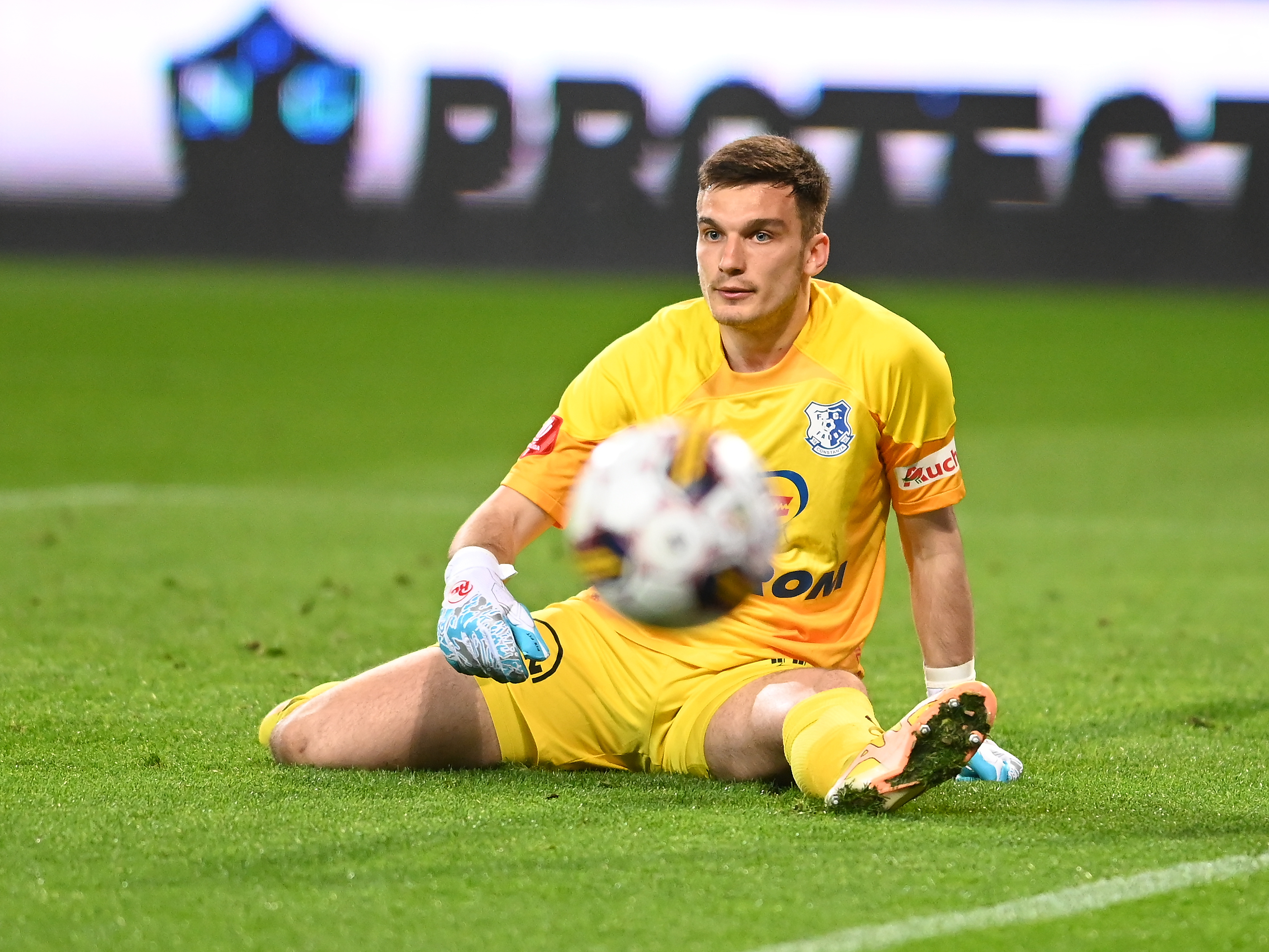 FCSB se poate apropia la un punct de liderul Farul! Clasamentul după remiza constănțenilor de la Craiova și programul