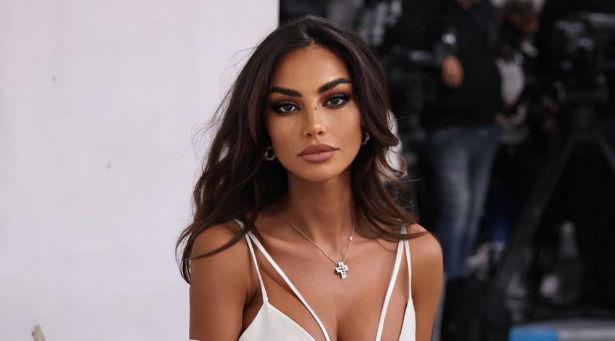 Mădălina Ghenea a publicat patru fotografii cu fostul iubit al Mariei Sharapova, apoi a șters postarea