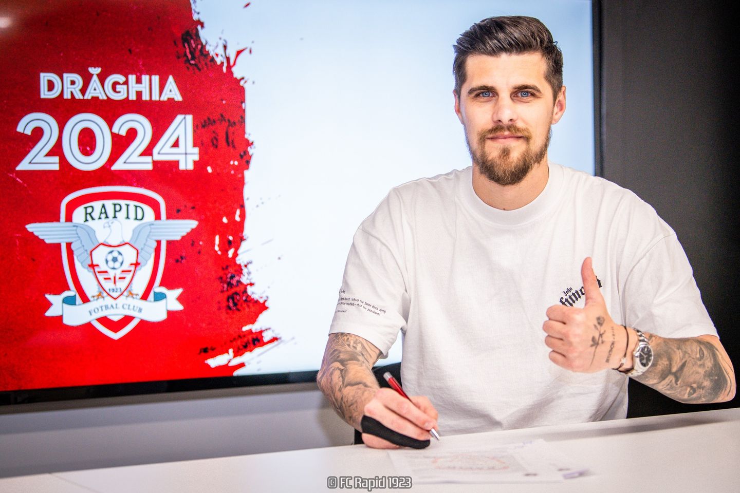 Virgil Drăghia și-a prelungit contractul cu Rapid. A debutat pentru giuleșteni acum 12 ani