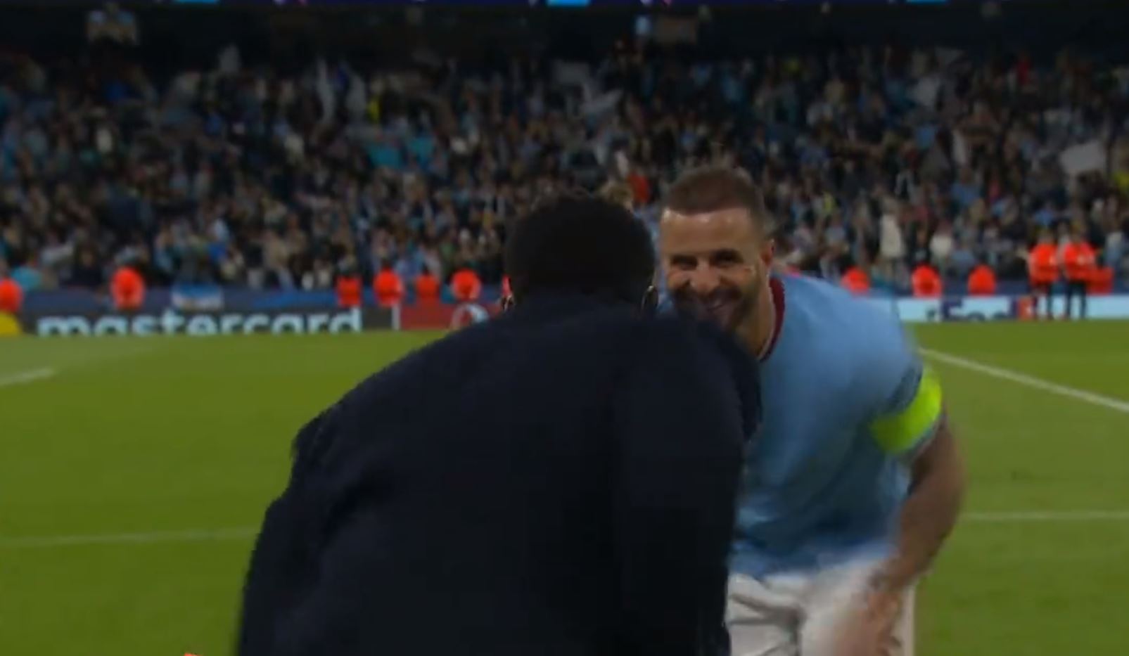 Kyle Walker și Micah Richards, spectacol la finalul meciului Manchester City - Real Madrid. Momentul a ajuns pe internet