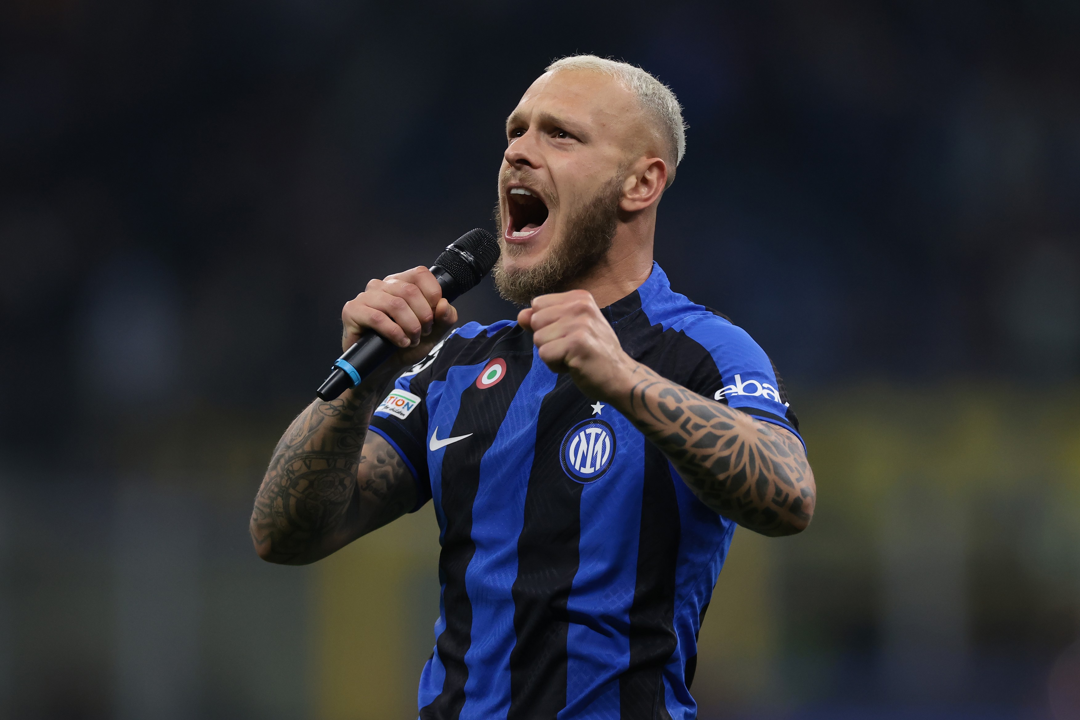 Un fotbalist de la Inter a primit amenințării de la suporterii Milanului. Reacția jucătorului