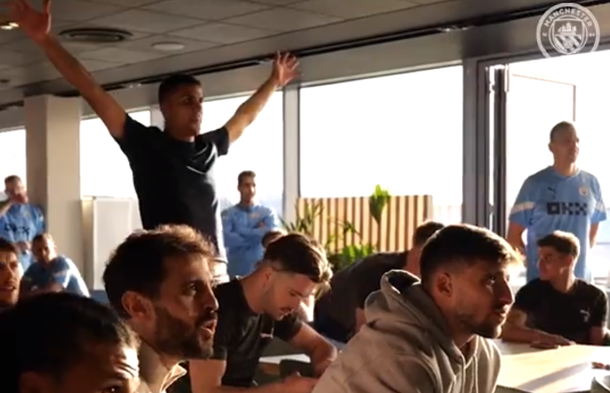 Totul a fost filmat! Momentul în care jucătorii lui Manchester City au aflat că sunt campioni