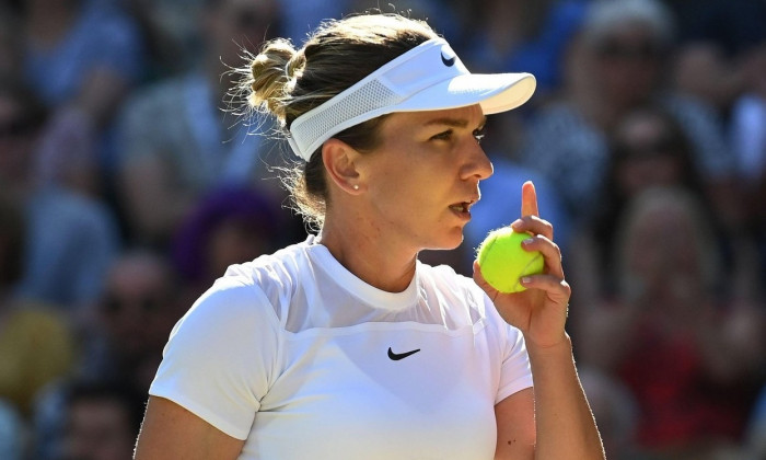 London, Gbr. 07th July, 2022. London Wimbledon Championships Day 07/07/2022 Simona Halep (ROU) loses semi-final match Credit: Roger Parker/Alamy Live News