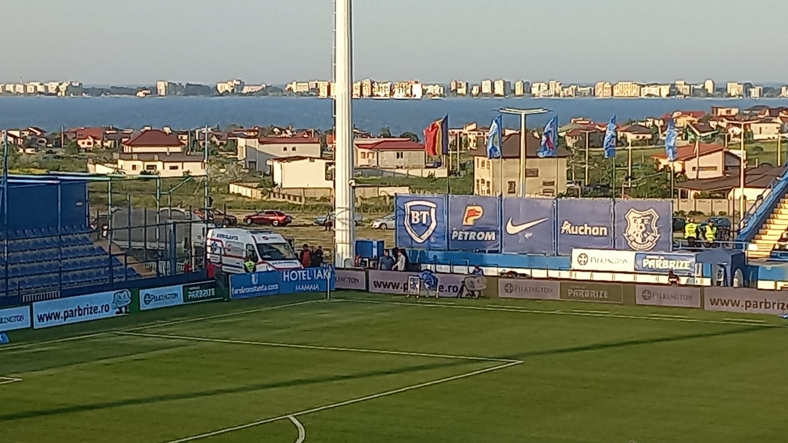 Cum arată gazonul stadionului din Ovidiu, înainte de Farul - FCSB