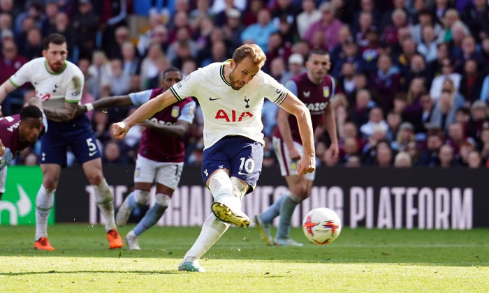 Aston Villa v Tottenham Hotspur - Premier League - Villa Park