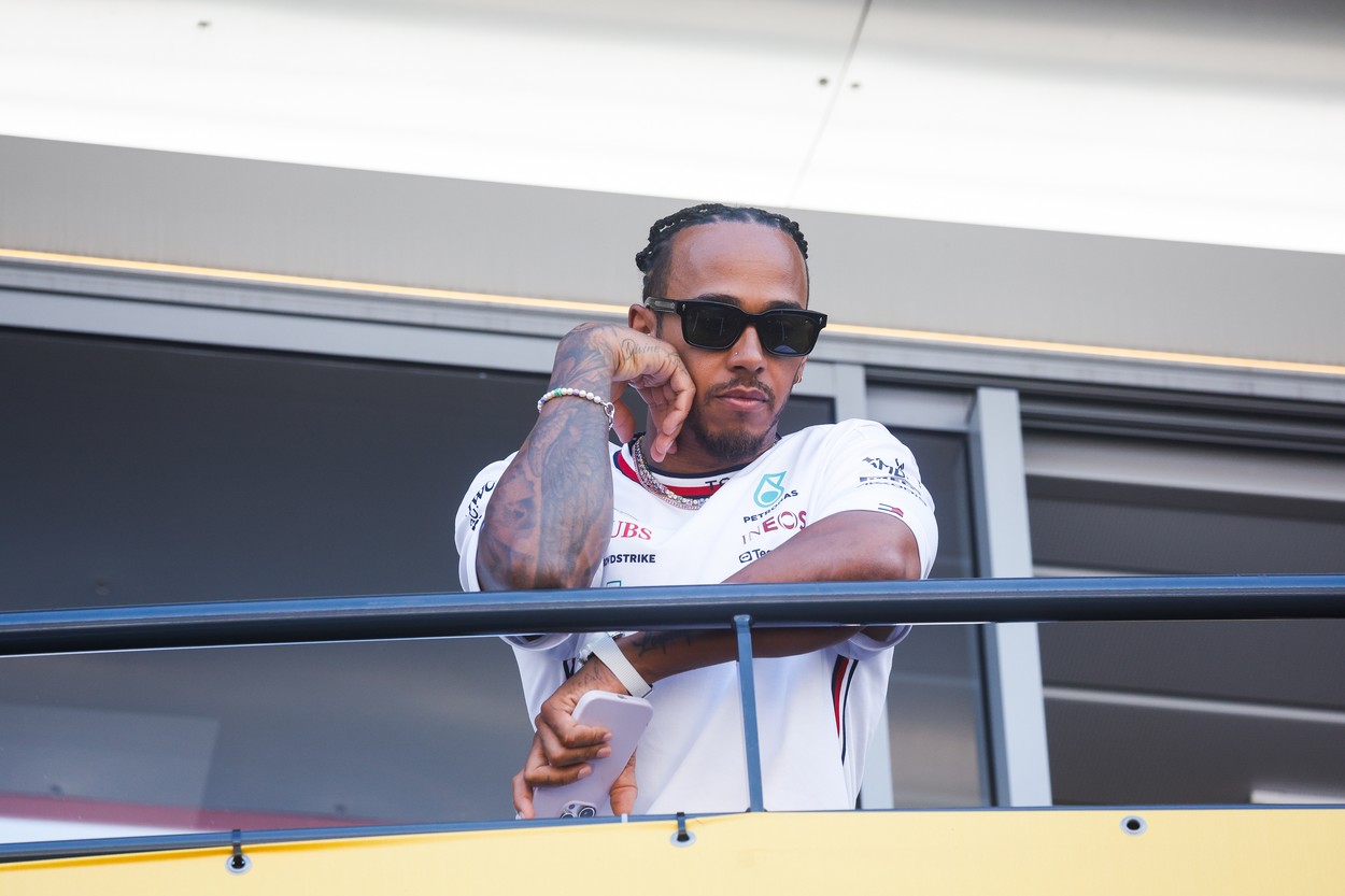 Lewis Hamilton a vorbit despre posibila mutare la Ferrari: ”Echipa mea lucrează la finalizarea negocierilor”