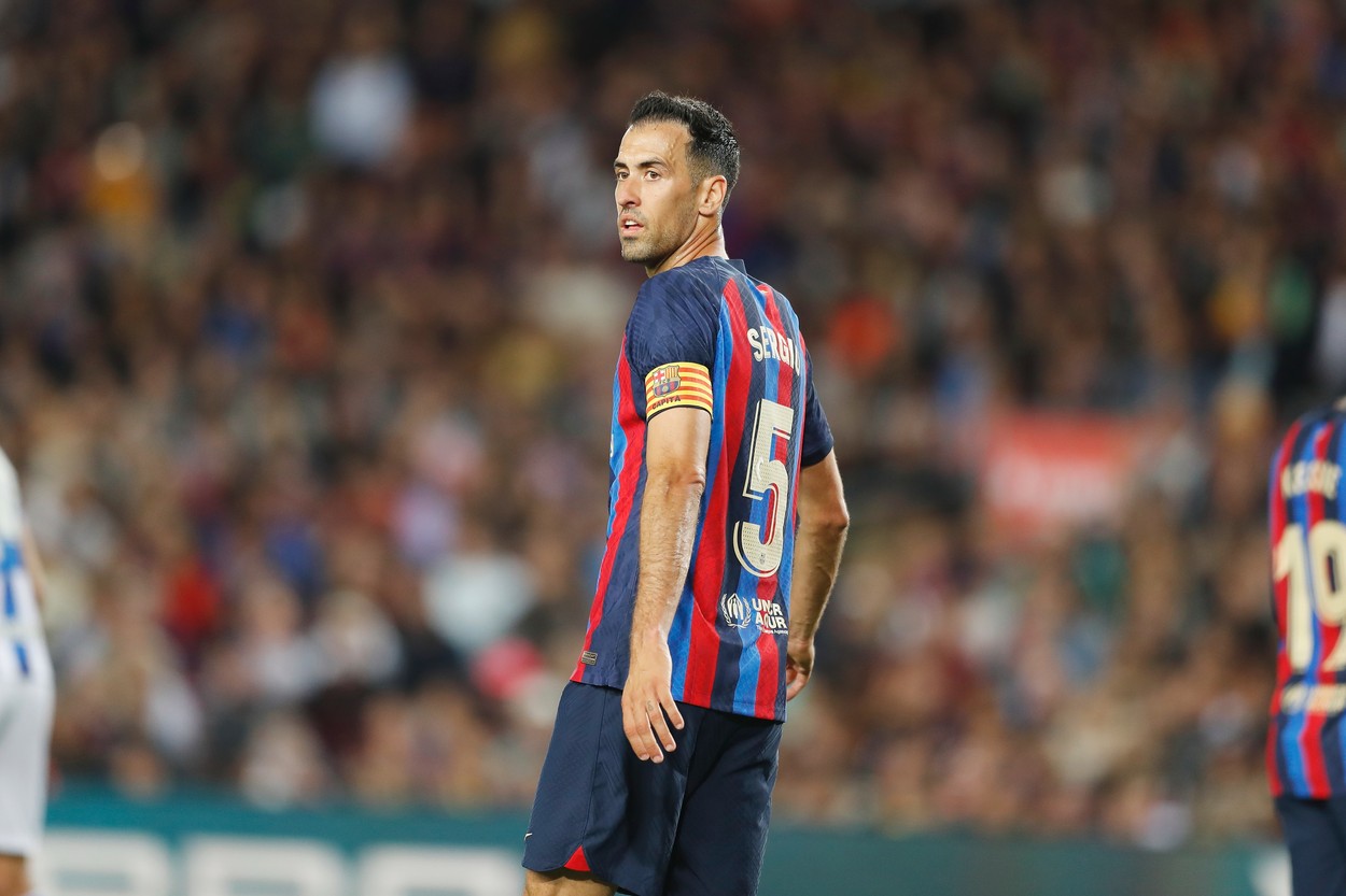 Ce surpriză! Barcelona e gata să-l înlocuiască pe Sergio Busquets cu un "necunoscut" de 18 ani