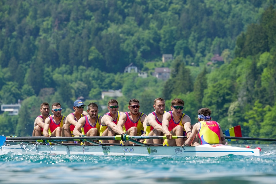 O nouă medalie pentru România la Campionatul European de canotaj! Echipajul masculin de 8+1 a obținut argintul