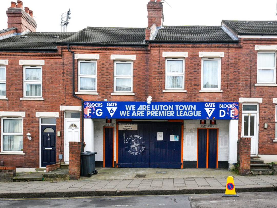 Echipă de Premier League, stadion “preistoric”! Luton, ținta ironiilor din cauza arenei inaugurate în 1905