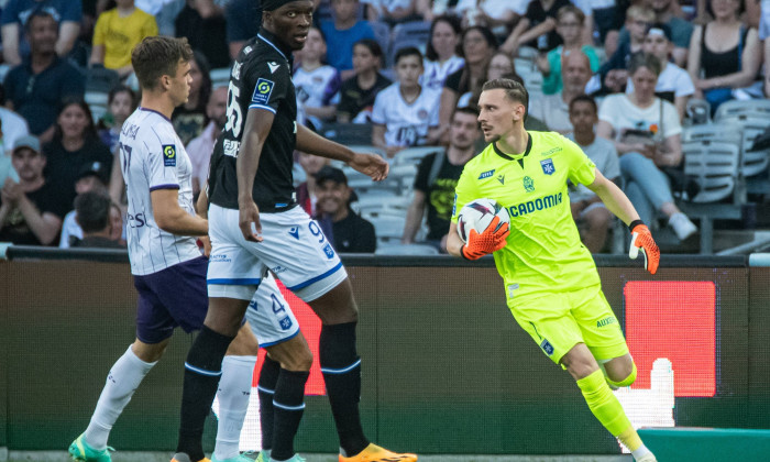 Ionut Radu (AJ Auxerre) FOOTBALL : Toulouse FC vs AJ Auxerre - Ligue 1 - JournĂ� e 37 - 27/05/2023 BaptisteAutissier/Pano