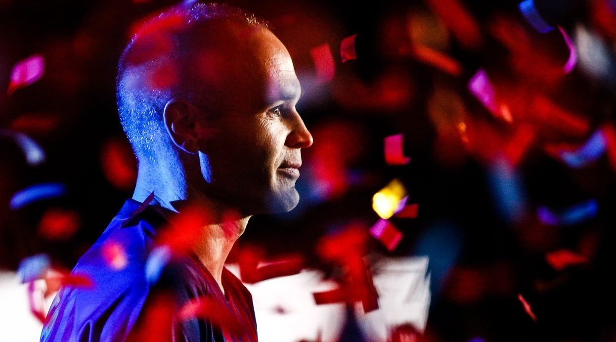 Andres Iniesta a anunțat că va juca din nou în tricoul Barcelonei