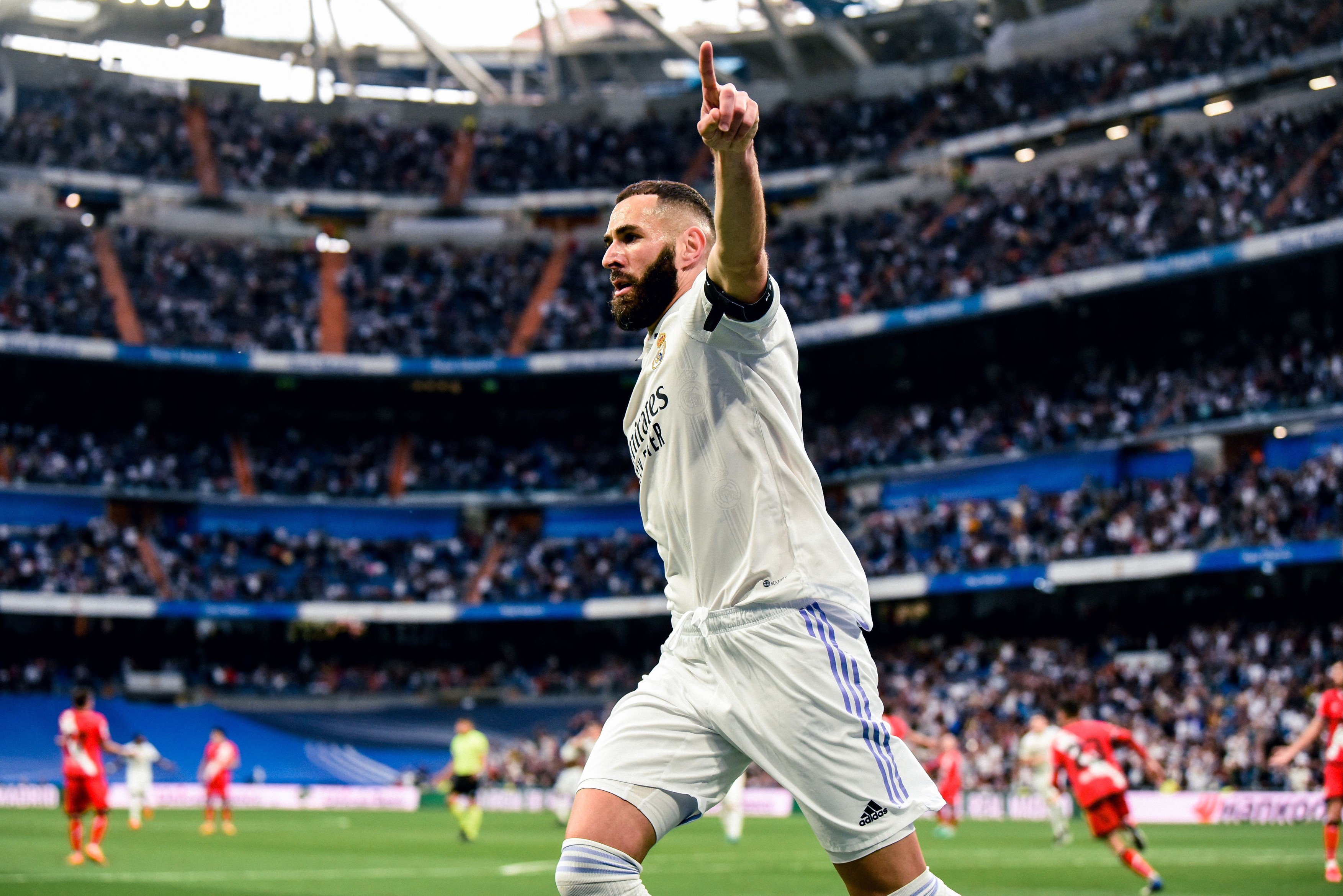 Karim Benzema, ademenit cu un salariu de 200 de milioane de euro în doi ani