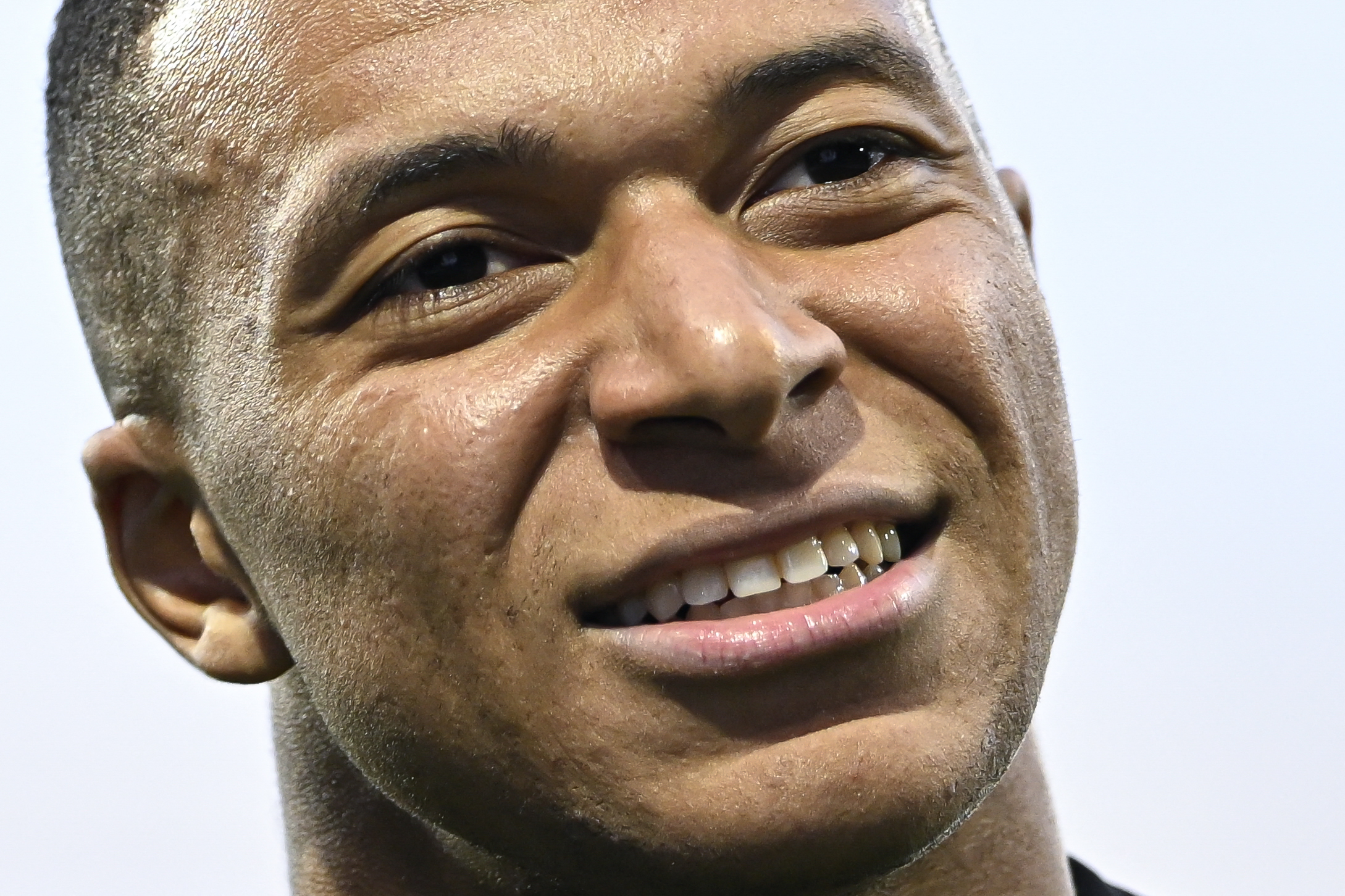 Decizia luată de Mbappe, după ce s-a zvonit că vrea să plece de la PSG