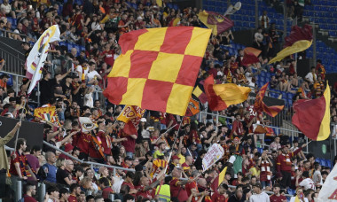 Tifosi della AS Roma vedono la Finale di Europa League AS Roma vs Siviglia sui maxi schermi