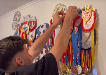 La doar 17 ani, Adrian Mazilu are o colecție impresionantă de medalii