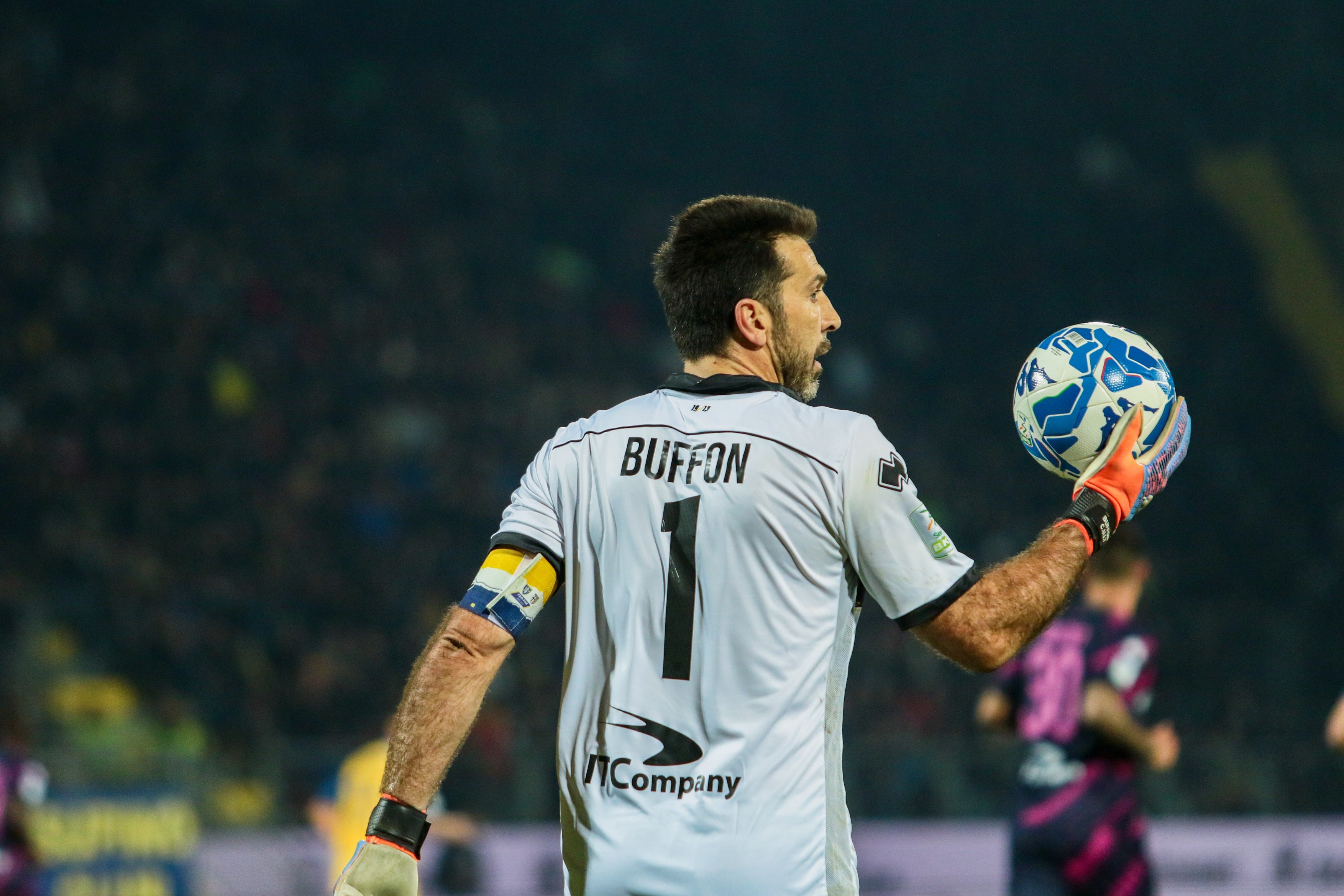 Gianluigi Buffon a izbucnit în lacrimi, după ce Parma a ratat promovarea în Serie A