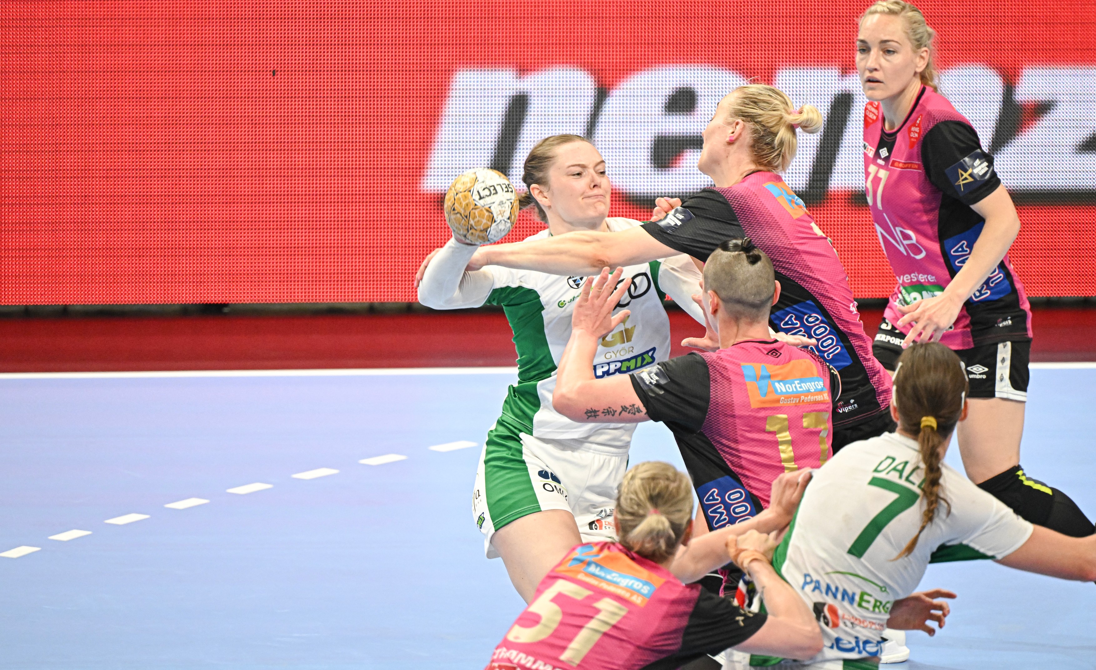 Vipers - Ferencvaros ACUM, pe DGS 1, în marea finală EHF Champions League! Gyor a obținut medalia de bronz