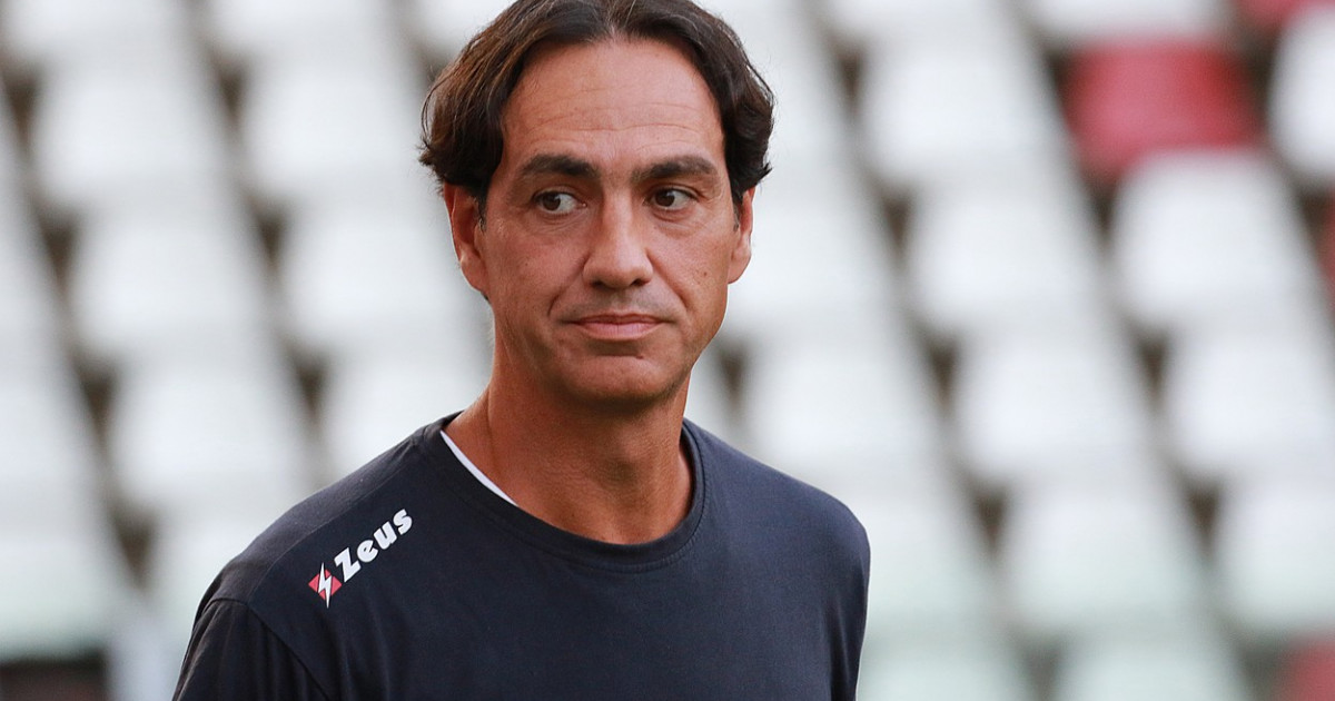 Alessandro Nesta Treinador Frosinone Durante Primeira Partida Campeonato  Italiano Futebol — Fotografia de Stock Editorial © VincenzoIzzo #464933082