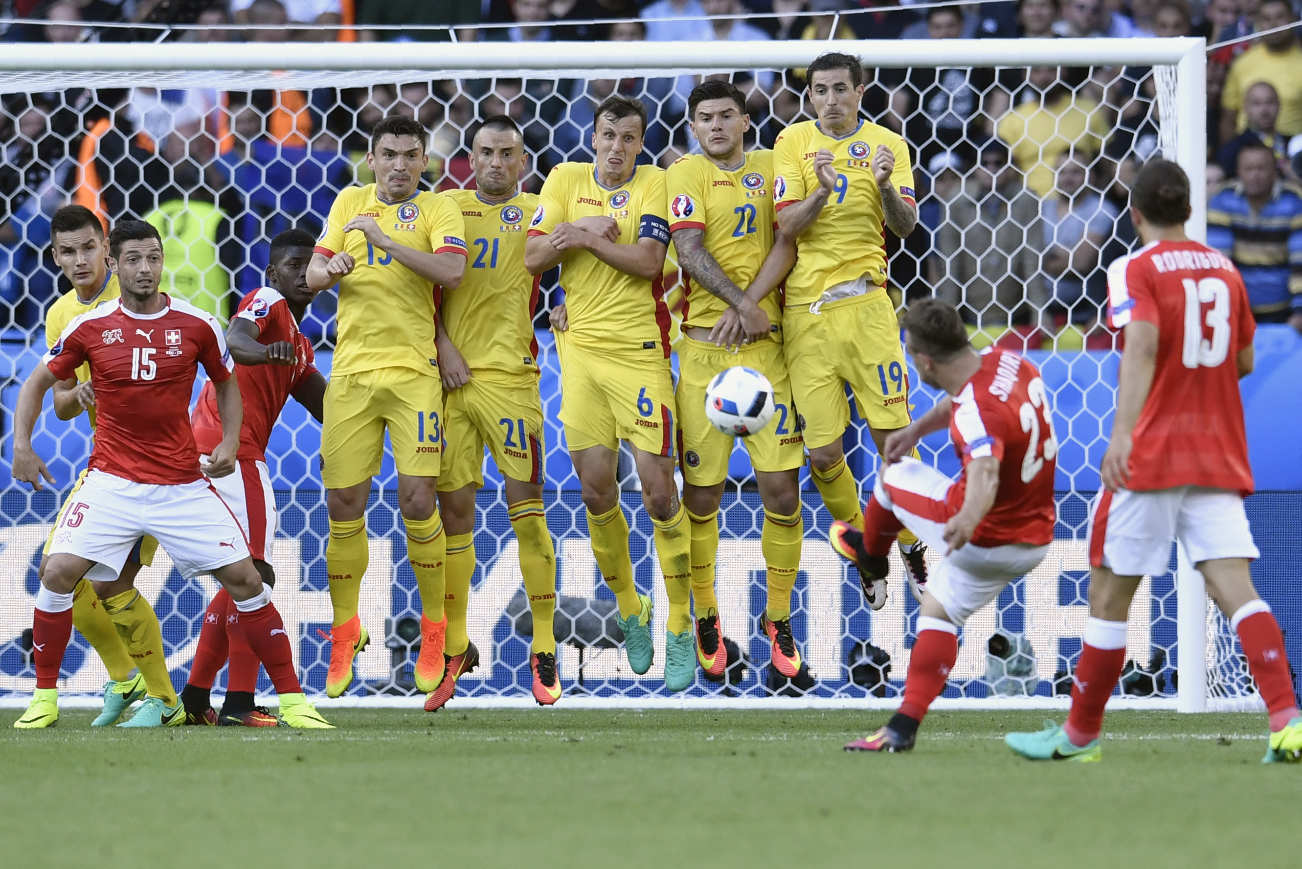 România, față în față cu Elveția după 7 ani! Ce jucători avea Anghel Iordănescu la EURO 2016